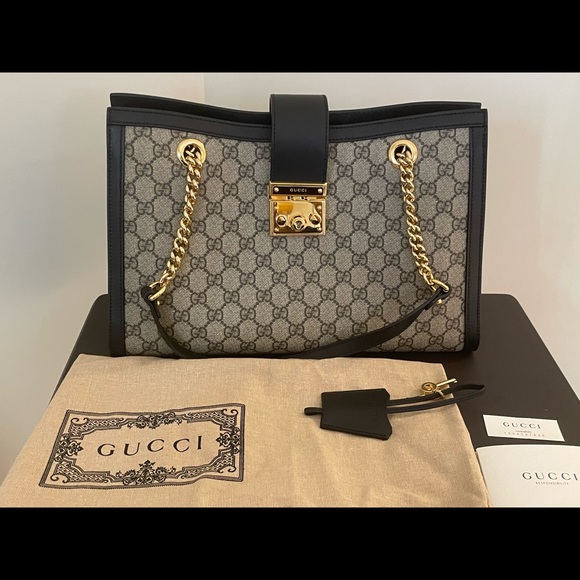 Authentic Gucci GG Supreme Medium Shoulder Bag - Picture 12 of 13